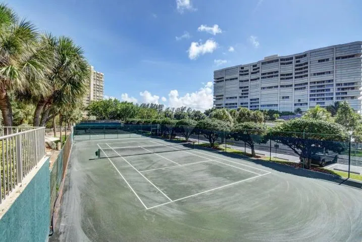 TENNIS