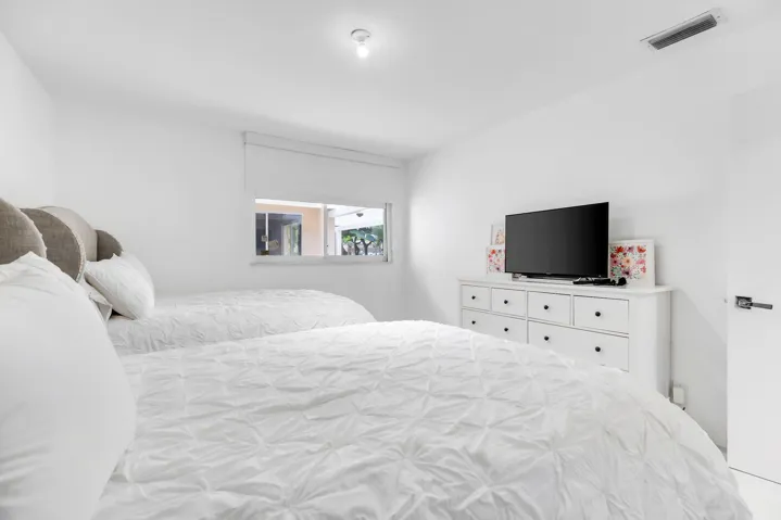3759OaksClubhouseDr-PompanoBeach,Natalia