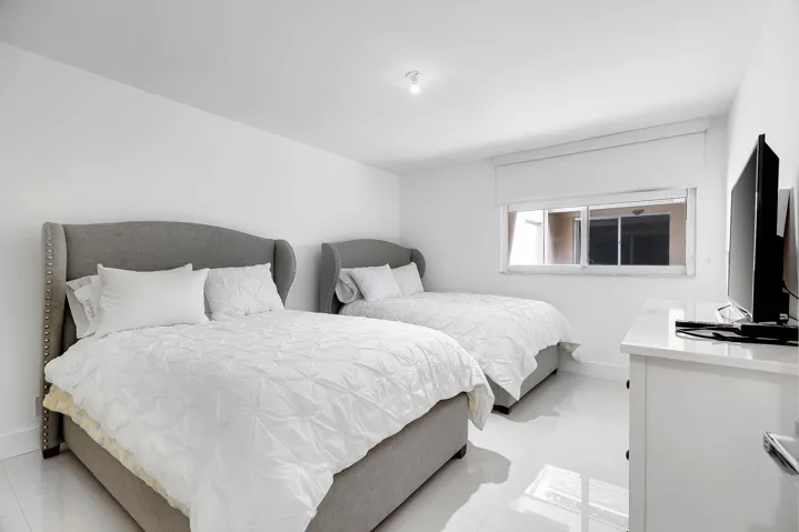 3759OaksClubhouseDr-PompanoBeach,Natalia