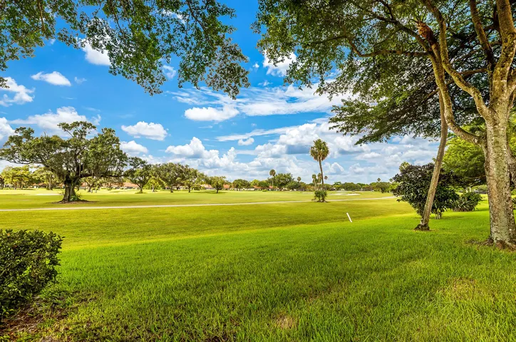 3759OaksClubhouseDr-PompanoBeach,Natalia