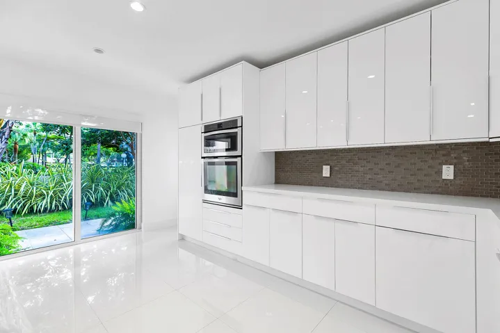 3759OaksClubhouseDr-PompanoBeach,Natalia