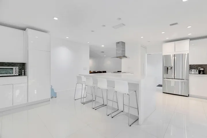 3759OaksClubhouseDr-PompanoBeach,Natalia