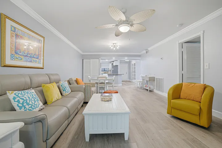 07-Livingroom-B