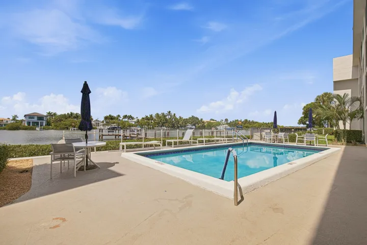 11-Pool