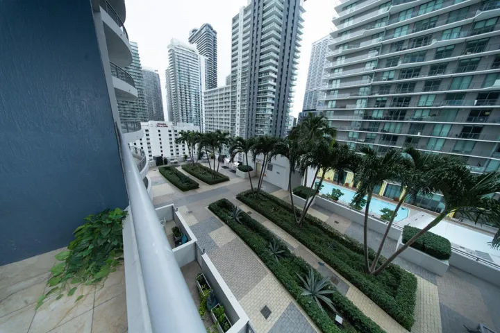 Exterior_10