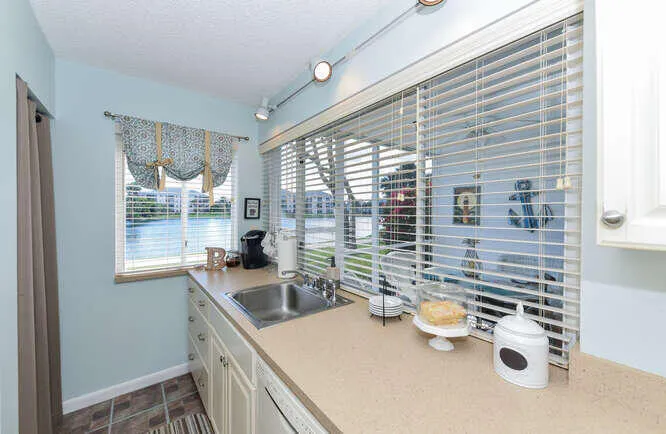 353 US1 Apt A108 Jupiter FL-small-013-03