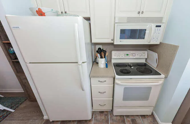 353 US1 Apt A108 Jupiter FL-small-014-03