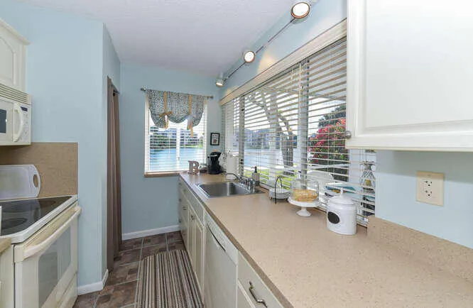 353 US1 Apt A108 Jupiter FL-small-011-02