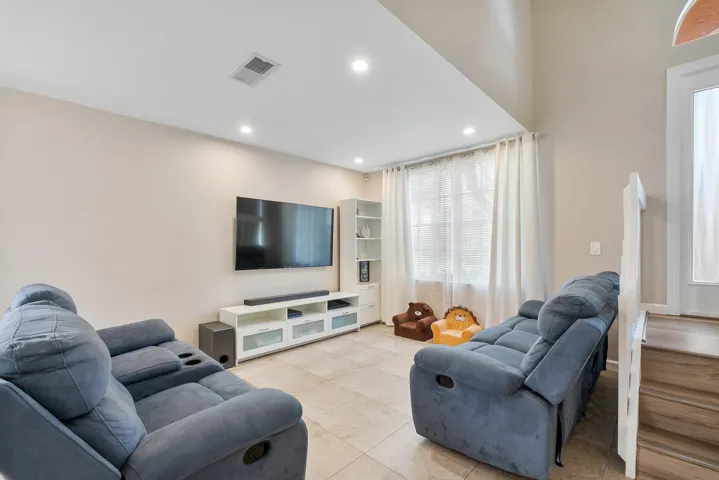 10961 Nw 12th Dr_005