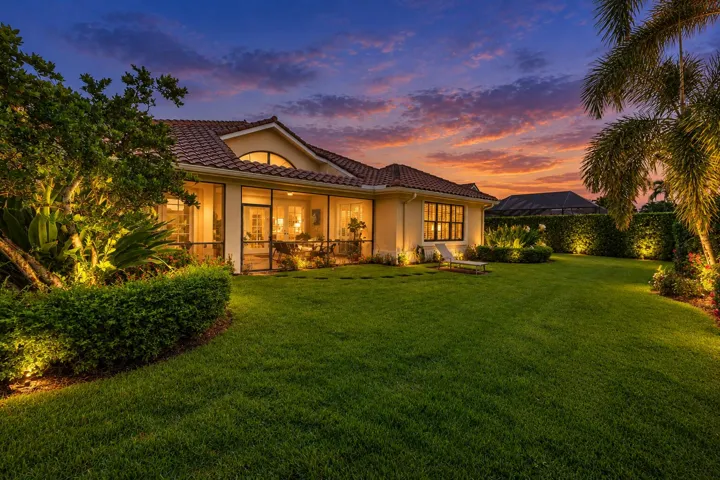 3321 Southern Cay exterior yard