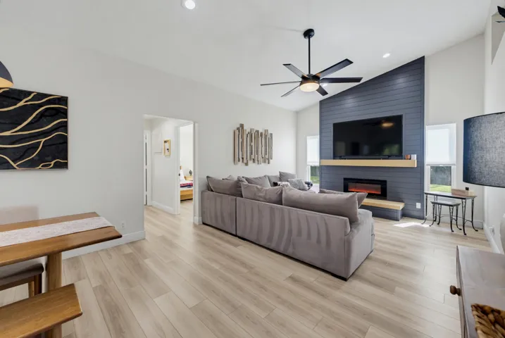 Block_Realty_123_019