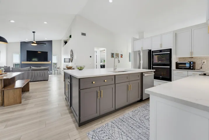 Block_Realty_123_027