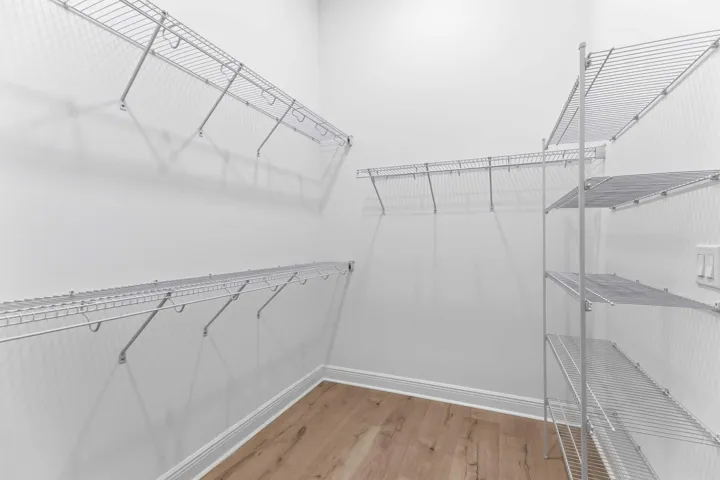 150_SE_Cortile_Ave_vacant-06