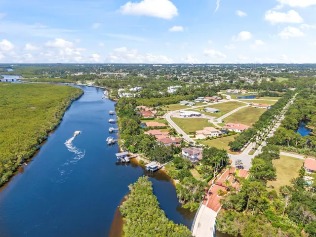 lrg_39-web-or-mls-dji_0470