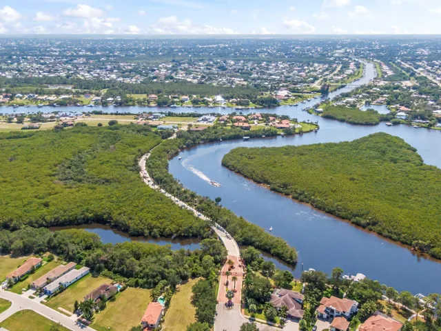 lrg_41-web-or-mls-dji_0466
