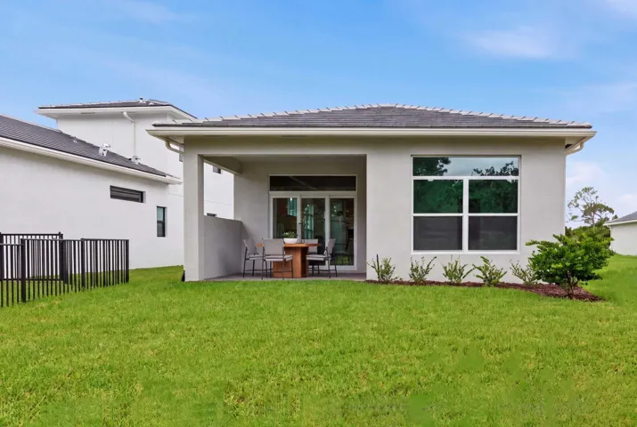 Rivella_125_-_150_SE_Cortile_Ave-vs-08