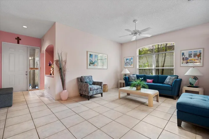 Living Room / Foyer