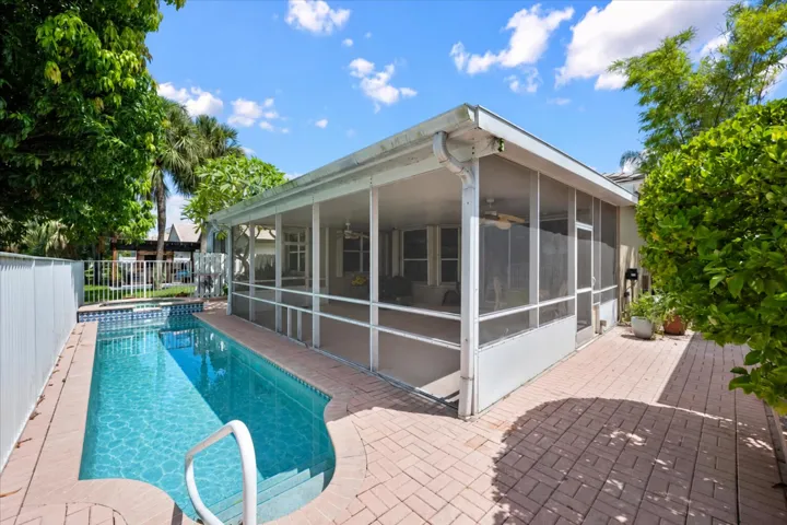 Pool / Side Patio