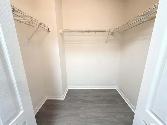 master walk-in left
