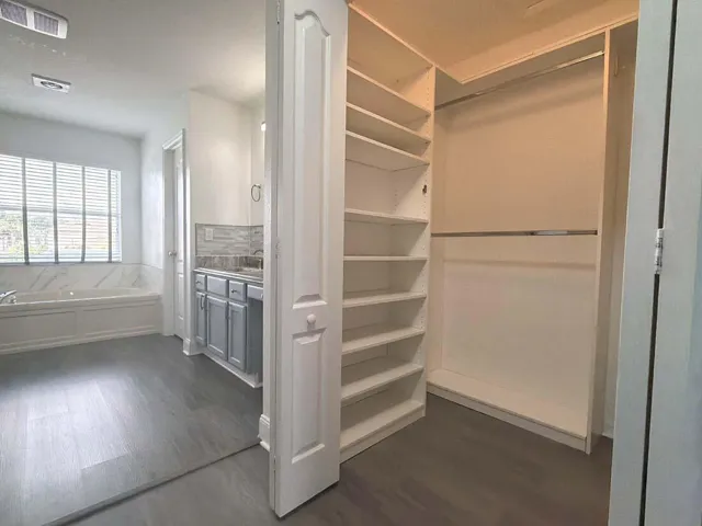 en suite walk-in 1