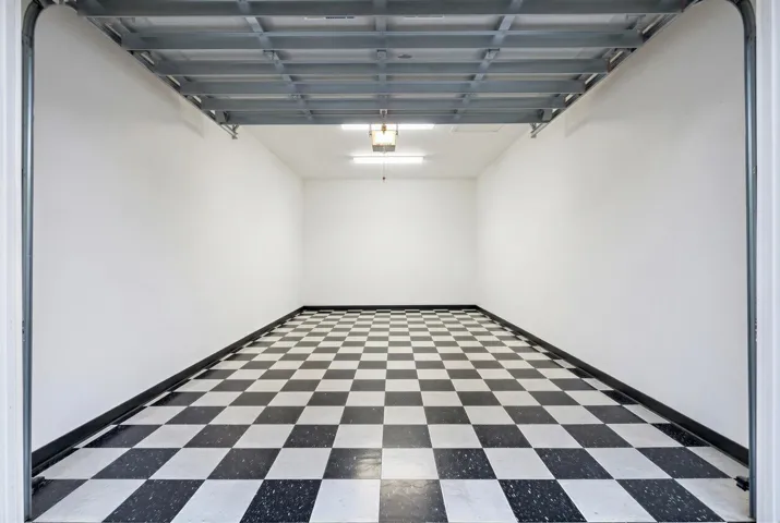 garage 32