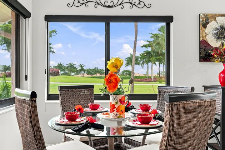 Breakfast Nook - Details
