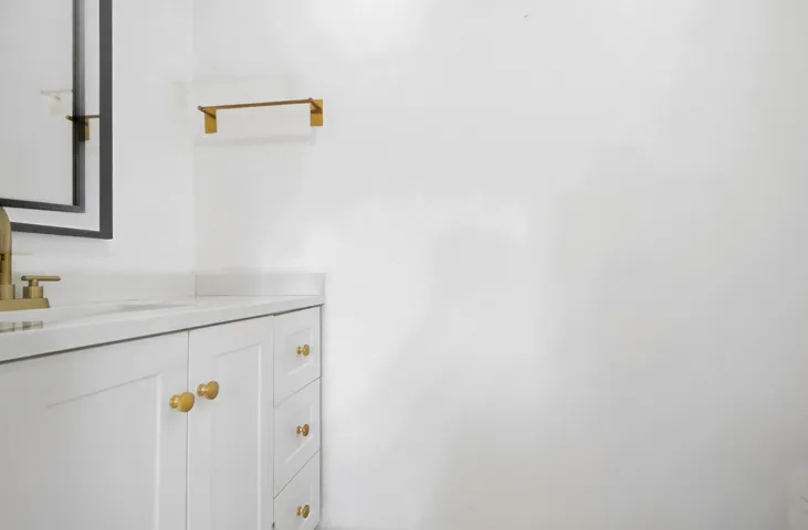 powder-room
