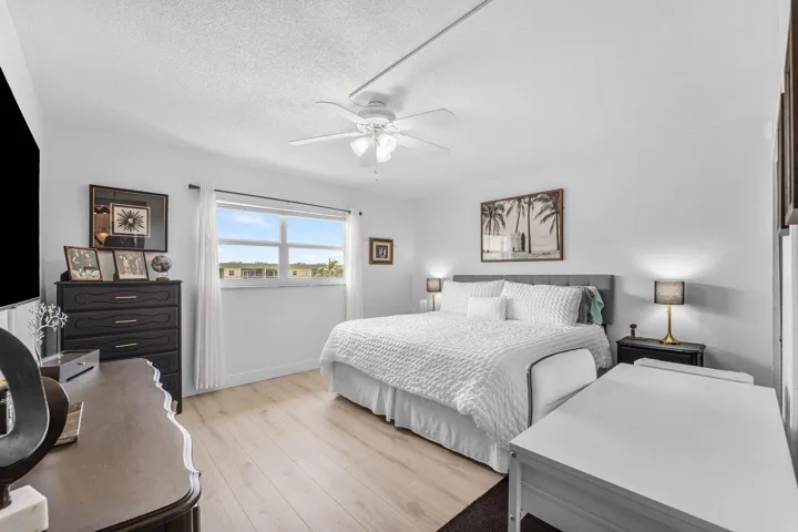 021-806Southeast7thStreet-408-DeerfieldB