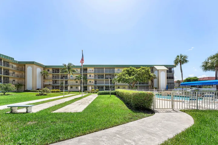 024-806Southeast7thStreet-408-DeerfieldB