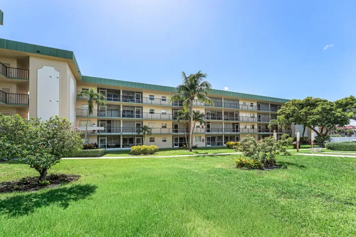 022-806Southeast7thStreet-408-DeerfieldB