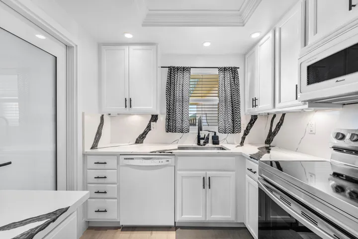 008-806Southeast7thStreet-408-DeerfieldB