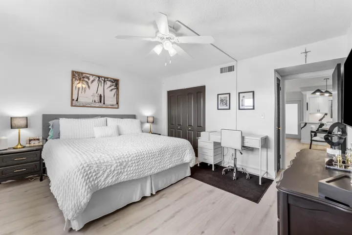 019-806Southeast7thStreet-408-DeerfieldB