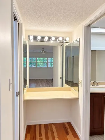 3800 hallway vanity
