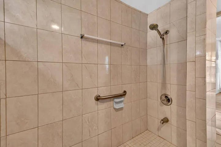 1102WestchesterDrE(24)