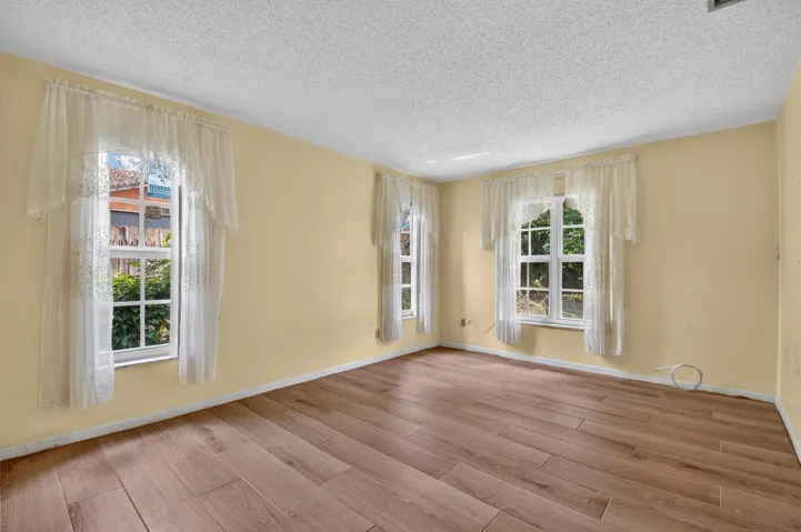 1102WestchesterDrE(19)