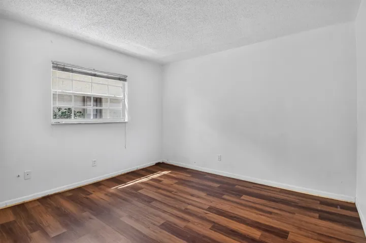 1102WestchesterDrE(29)