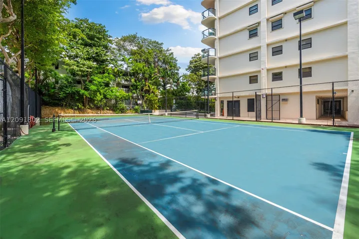 2575 S Bayshore Dr 4a, Miami, Florida 33133