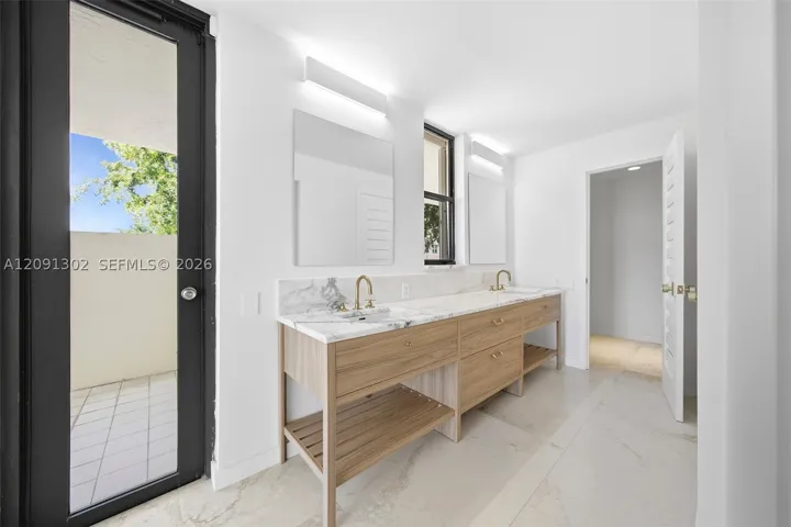 2575 S Bayshore Dr 4a, Miami, Florida 33133