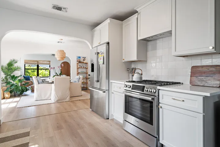 520-28TH-ST-33407-018