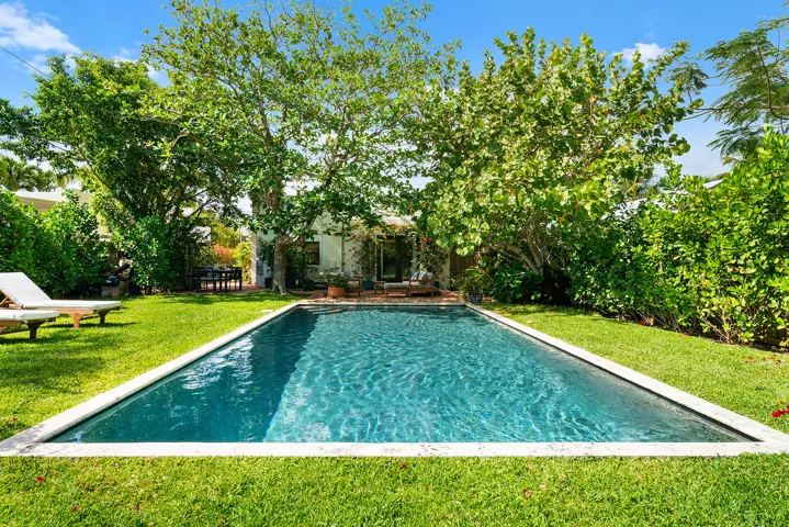 520-28TH-ST-33407-040