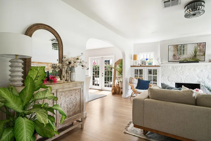 520-28TH-ST-33407-004