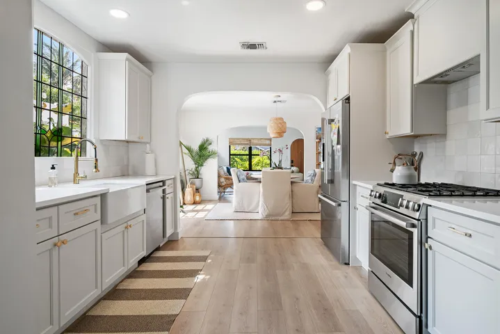 520-28TH-ST-33407-017
