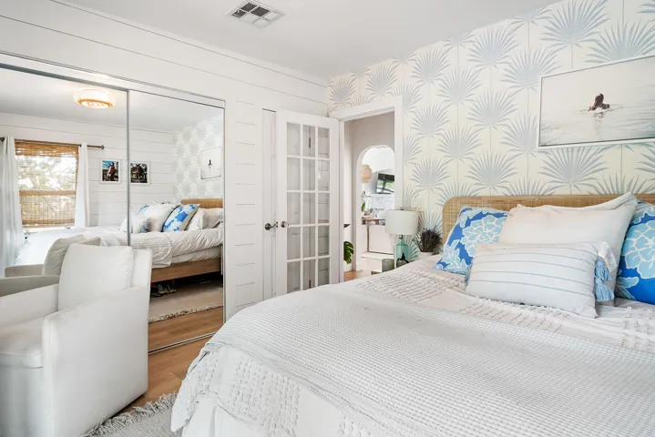 520-28TH-ST-33407-031