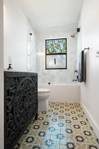520-28TH-ST-33407-024