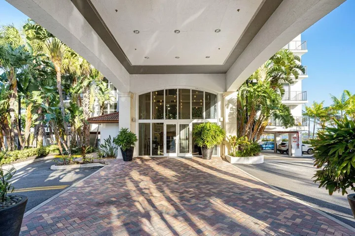 003-2700NFederalHighway-BoyntonBeach-FL-