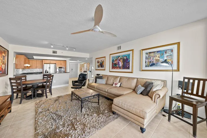 017-2700NFederalHighway-BoyntonBeach-FL-