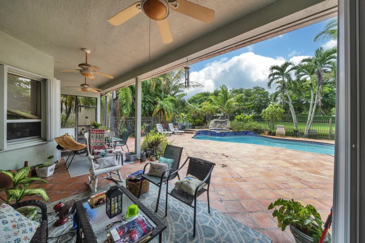 18 Pool Deck (1)