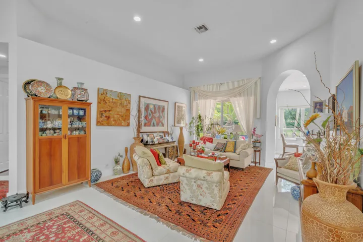 14 Living Area (1)