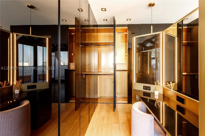 Walk-In Closets