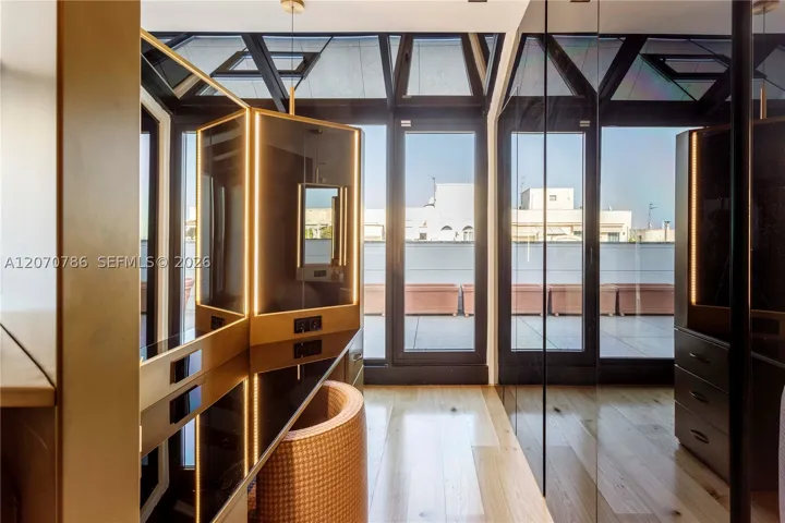Walk-In Closets